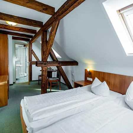 Zum Goldenen Loewen 3* Пайц