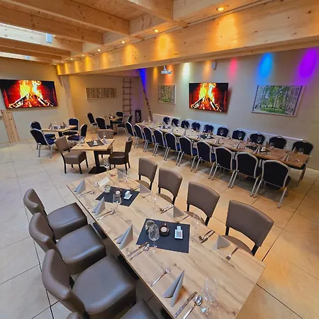 Отель Zum Goldenen Loewen Пайц