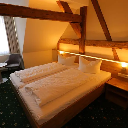 Zum Goldenen Loewen 3*