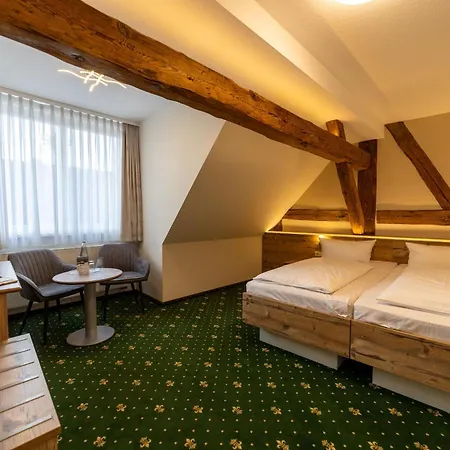 Отель Zum Goldenen Loewen 3*